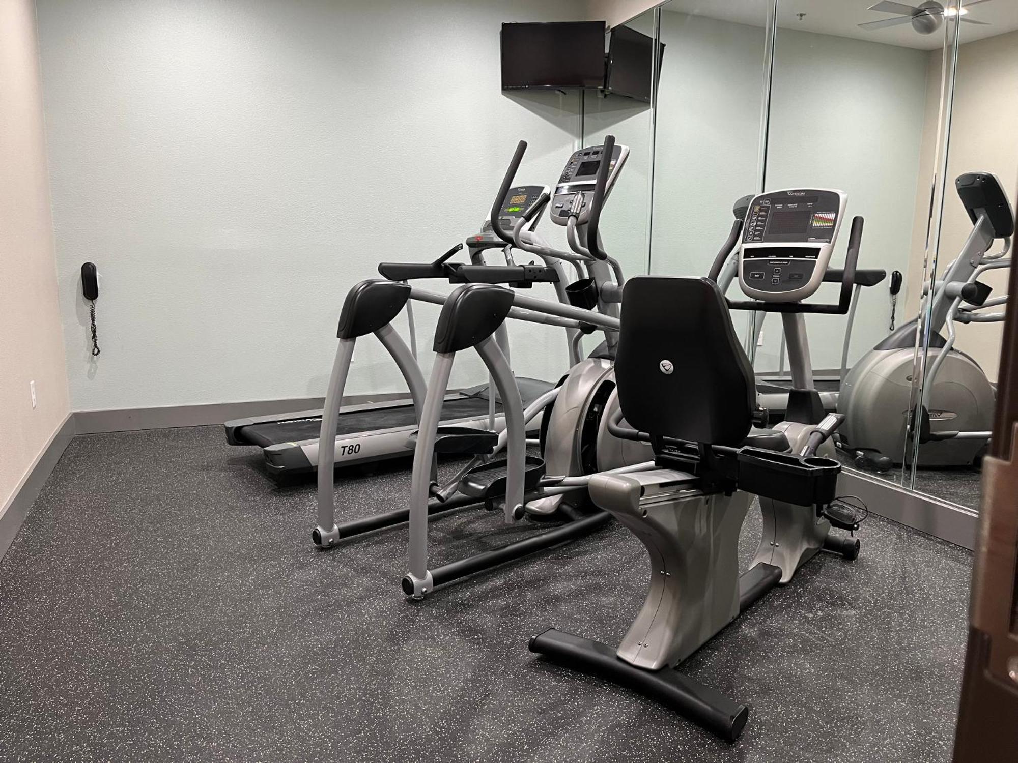 Best Western Inn & Suites Cleveland Luaran gambar
